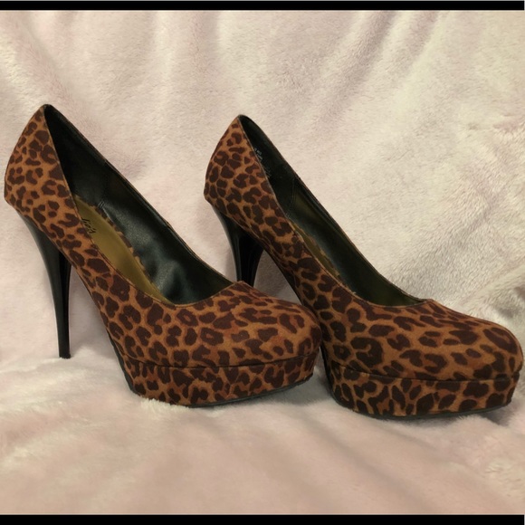Candies Cheetah Platform Heels - Picture 7 of 8